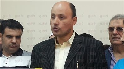 عضو بالتكتل يطلق مبادرة لصلاة الأقباط في المساجد