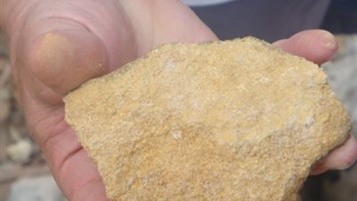 تفاصيل مشروع الاستفادة من الفوسفات «الكنز المتروك».. «بحوث البترول» يعلن خطة لاستغلال 6 ملايين طن سنويًا.. الأسمدة والأسمنت صناعات مستفيدة.. والبحث العلمي: مصر تصدره بـ 80 دولارا و