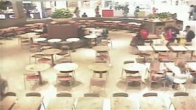 بالفيديو.. لحظة اختطاف امرأة لطفل بعد مغافلة والدته