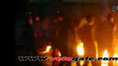 متضررو إسكان بورسعيد يشعلون النيران أمام مبنى المحافظة