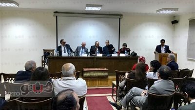 بالصور.. مثقفون لـ«نبيل عبد الفتاح» بعد تكريمه: «أنت موسوعة»