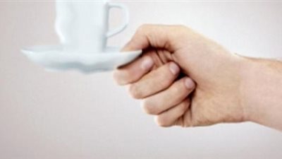 10 أسباب تؤدي إلى رعشة اليدين