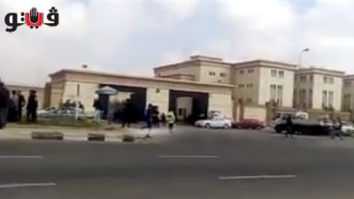 بالفيديو.. منع أنصار مبارك من التواجد أمام أكاديمية الشرطة
