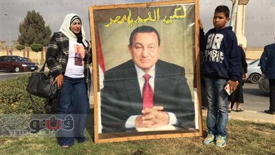 بالصور.. أنصار «مبارك» أمام أكاديمية الشرطة: لك الله يا مصر