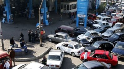 أزمة السولار تعود فى الشرقية .. ومحطات الوقود للسائقين: نفدت الكمية