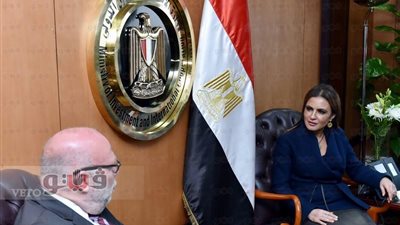 سحر نصر تبحث مع ممثل «ميركل» زيادة الاستثمارات الألمانية في مصر