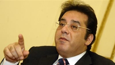 «أيمن نور يبيع الإخوان».. رئيس غد الثورة يغازل القوى السياسية.. يلمح إلى مشاركة فاعلة لا غلبة فيها لجماعة أو تيار.. وبيانه الرسمي يستبعد «الإرهابية» من معادلة الحياة السياسية