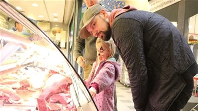 أول متجر بالدنمارك يبيع الغذاء بدون تعبئة أو تغليف