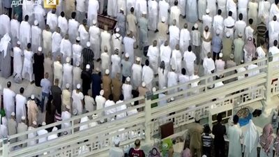بث مباشر.. صلاة التراويح من الحرم المكي
