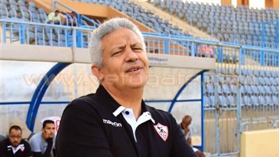 محمد حلمي يجتمع بلاعبي الزمالك لإلقاء محاضرة المقاصة