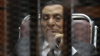 كواليس الجزء الأول بجلسة «قتل المتظاهرين».. أنصار مبارك يحتشدون أمام أكاديمية الشرطة لمساندته.. ظهور خافت لـ«جمال» و«علاء» «يسند» والده.. النيابة: «حسني