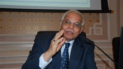 وزير النقل يبحث مع وزير التجارة الفرنسي شراء 63 قطار مترو جديدا