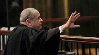 «الديب» يطالب بانقضاء الدعوى الجنائية ضد مبارك في قضية القرن