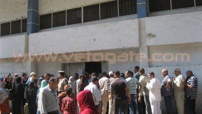 بالصور.. «الطوابير» تتصدر مشهد «أزمة السكر» ببني سويف