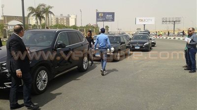 بالصور.. نائبا «النور» يصلان مسجد المشير لتشييع جثمان «اليزل»