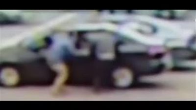 بالفيديو.. لصوص يسرقون أموال مريضة سرطان في وضح النهار