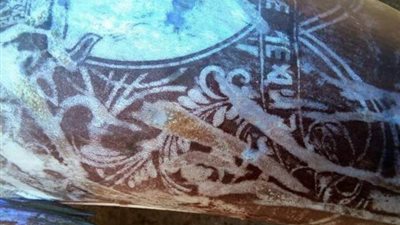 بالصور.. سمكة «موشومة» تشعل الإنترنت