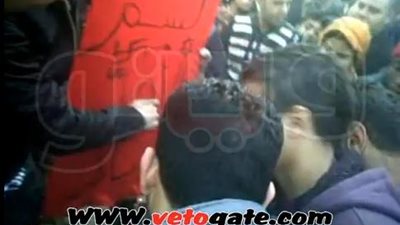 بالفيديو .. ألتراس المصرى يُشعل النيران بعلم الأهلى