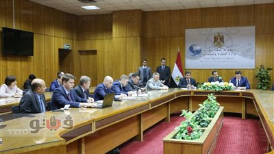 رئيس «اقتصادية قناة السويس» يبحث إنشاء المنطقة الصناعية الروسية