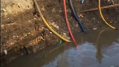 بالفيديو.. أحمد مرتضى يتابع إصلاح كسر ماسورة المياه الرئيسية بالوراق