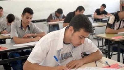 طلاب الثانوية العامة يؤدون اليوم امتحاني «التربية الوطنية والإحصاء»
