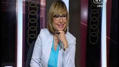 بالفيديو.. لميس الحديدي تداعب وزير المالية على الهواء