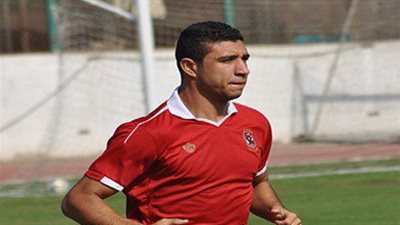 سيد عبد الحفيظ يحرص على تهدئة رامي ربيعة بين الشوطين