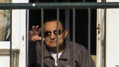 من قتل المتظاهرين؟.. حكم نهائي ببراءة مبارك من دماء 25 يناير.. خروج «العادلي» ومساعديه الستة من القفص لعدم وجود أدلة.. وصغار الضباط المتهمين بجميع المحافظات «على الأسفلت»