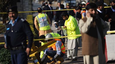 إصابة شخصين وتدمير 11 شاحنة وناقلة وقود للناتو  بباكستان