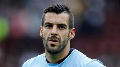 مهاجم مانشستر سيتي السابق أولى صفقات قادش بعد التأهل للدوري الإسباني