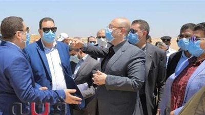 مساحتها 1200 فدان.. محافظ بني سويف يتفقد منطقة مقترحة للتصنيع الزراعي
