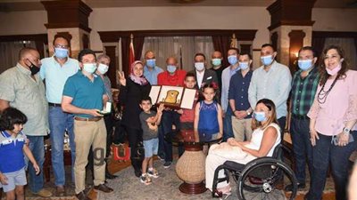 مجلس الصيد يكرم أسرة الشهيد منسي ويمنحها العضوية الفخرية |  صور