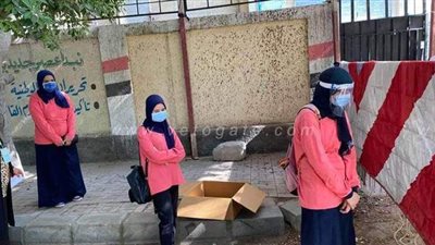 بدء دخول طلاب الثانوية العامة إلي مقار اللجان لأداء اللغة الأجنبية الثانية