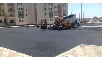 وزير الإسكان: تنفيذ أعمال الطرق بعددٍ من مناطق الإسكان الاجتماعي بالعاشر من رمضان