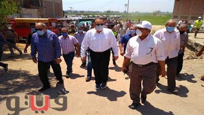 محافظ الشرقية يتفقد مجمع مواقف سيارات الأجرة في أبوحماد