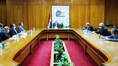 وزير قطاع الأعمال العام يعقد لقاء مع جمعية رجال الأعمال المصريين