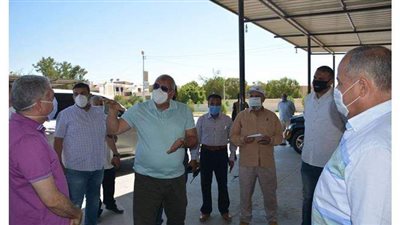 محافظ الوادى الجديد يأمر بسرعة الانتهاء من مشروع سوق التمور بالخارجة