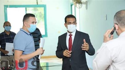 نائب محافظ قنا يشارك في ورشة عمل حول بوابة خدمات المحليات الإلكترونية | صور