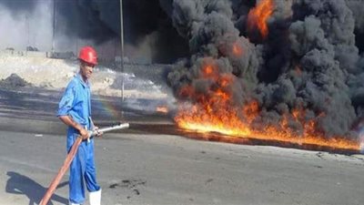 الدفع بـ 25 سيارة إطفاء و 8 خزانات مياه لإخماد حريق طريق الإسماعيلية