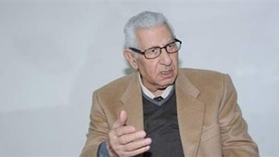 الوطنية للصحافة:  نتمنى لمكرم محمد أحمد الشفاء العاجل