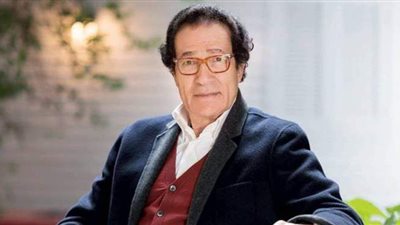 فاروق حسني يلقي محاضرة عن 