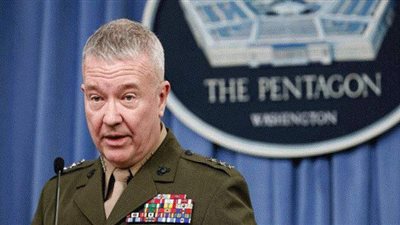 قائد المنطقة الوسطى بالجيش الأمريكى يدعو لخروج الأطراف الخارجية من ليبيا