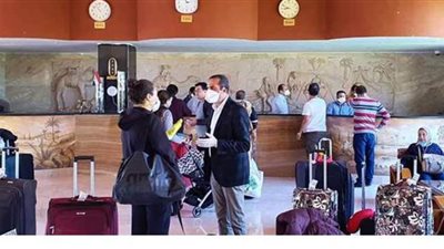 السياحة تبدأ مراجعة اشتراطات السلامة الصحية بفنادق الغردقة