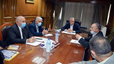 محافظ القليوبية يناقش تطوير آليات نظم الري الحديثة لتعميمها بالمحافظة