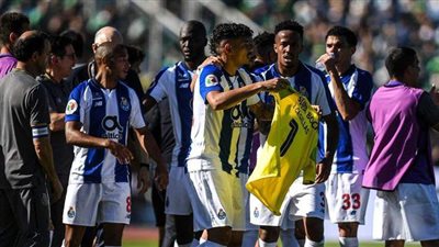 بورتو يفوز على سبورتنج لشبونة بثنائية ويتوج رسميا بالدوري البرتغالي