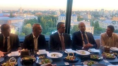 وزير السياحة والآثار يبحث فرص زيادة التوافد الأوكراني مع عمدة كييف