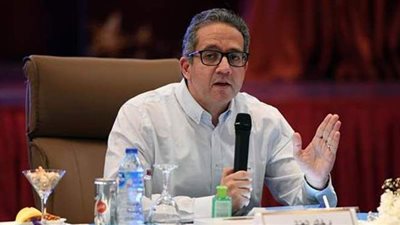 السياحة: نقل 32 ألف سائح أوكراني عالقين بمصر مع تعليق حركة الطيران