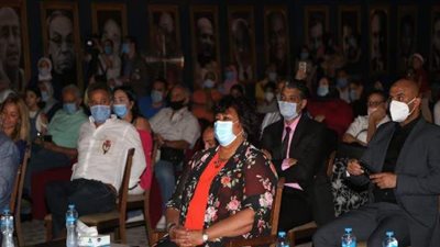 وزيرة الثقافة تشهد الليلة الكبيرة وبخيل موليير فى انطلاق عروض المسرح