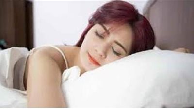 تفسير حلم العري في المنام وعلاقته بالمشكلات الزوجية وخسارة الأموال والموت