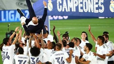 5 صور ترصد الفرحة الهستيرية للاعبي ريال مدريد احتفالًا بالتتويج بالدوري الإسباني